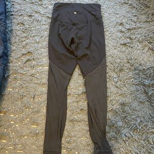 Black Lululemon High-Rise Athletic Leggings size 8